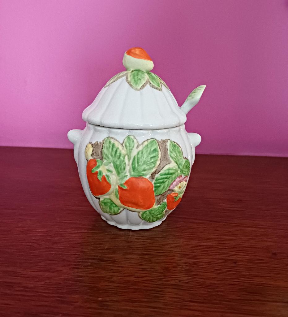 Bocal confiture de fraises sucrier, barbotine céramique, Antiquités & Art, Enlèvement ou Envoi