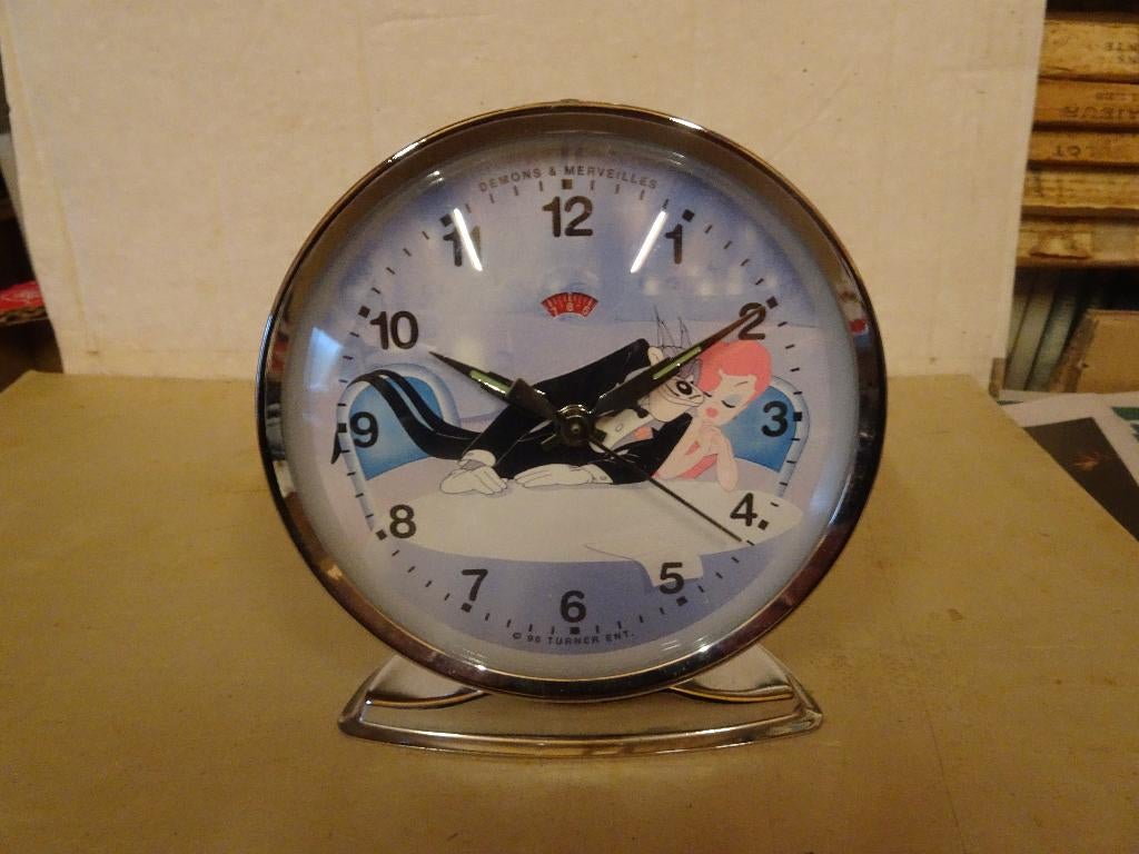 Réveil Démons et Merveilles - Le loup et la girl, Collections, Enlèvement ou Envoi, Looney Tunes, Utilisé, Ustensile