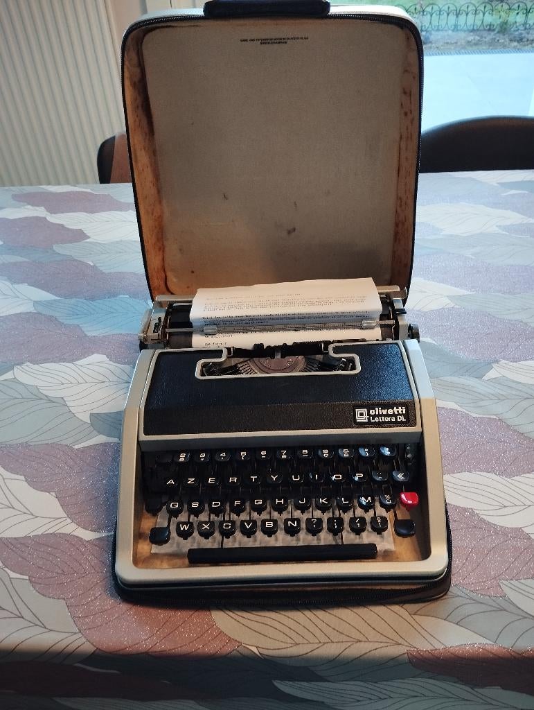 OLIVETTI SCHRIJFMACHINE, Diversen, Typemachines, Ophalen, Gebruikt