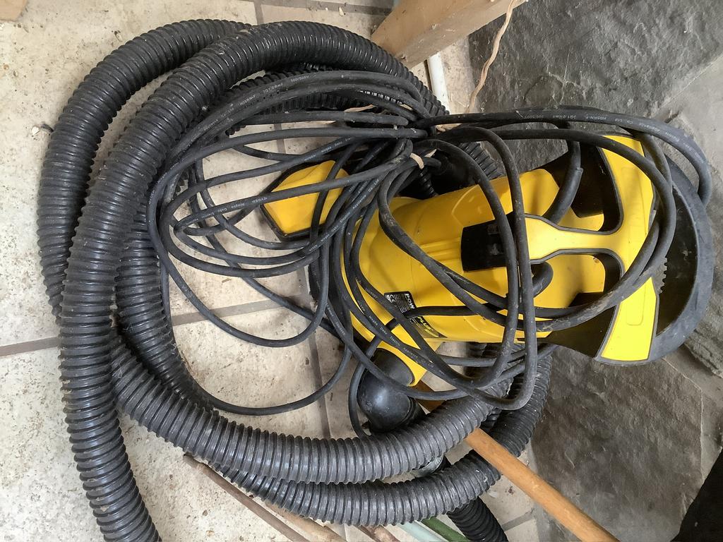 Dompelpomp, Tuin en Terras, Ophalen, Zo goed als nieuw, Dompelpomp