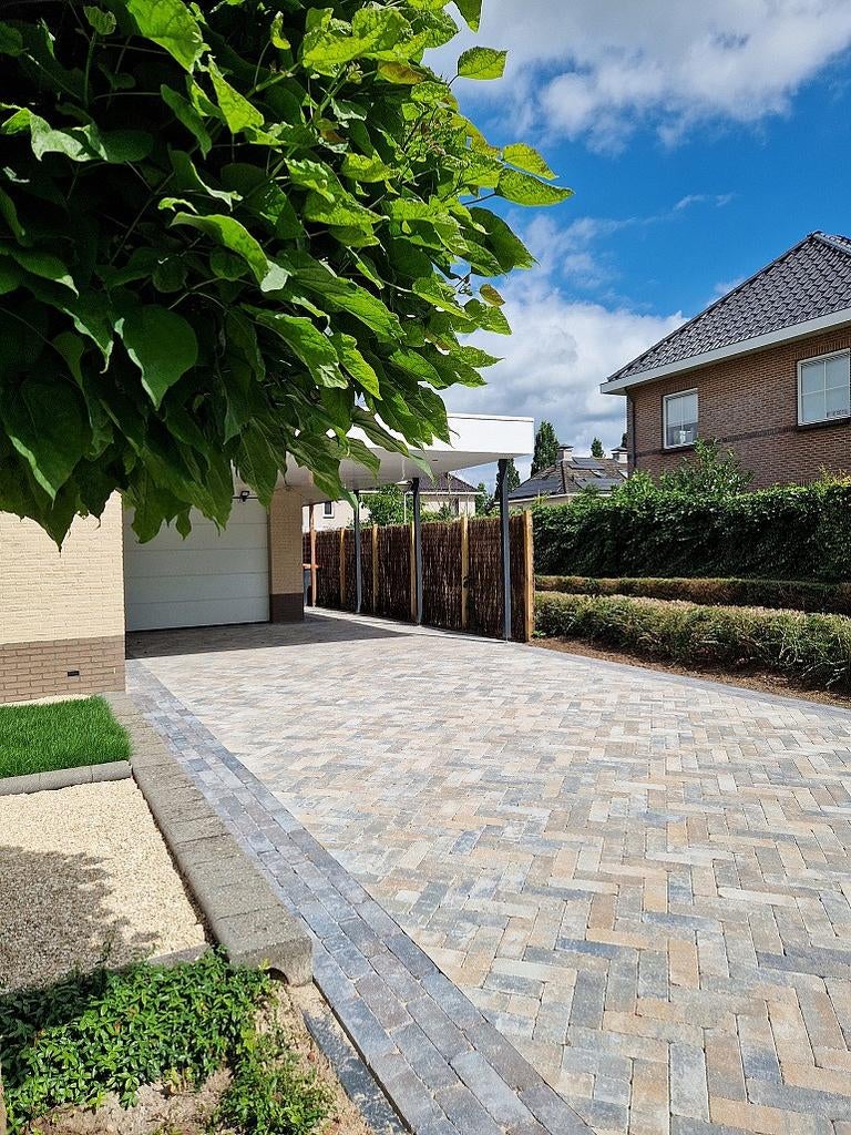 Tuin  bestrating  opruimen en kelder leegmaken, Bestrating