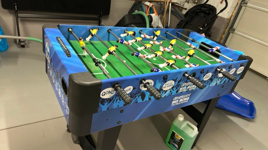 Table de jeux/table de football multijoueurs, Enfants & Bébés, Enlèvement, Utilisé