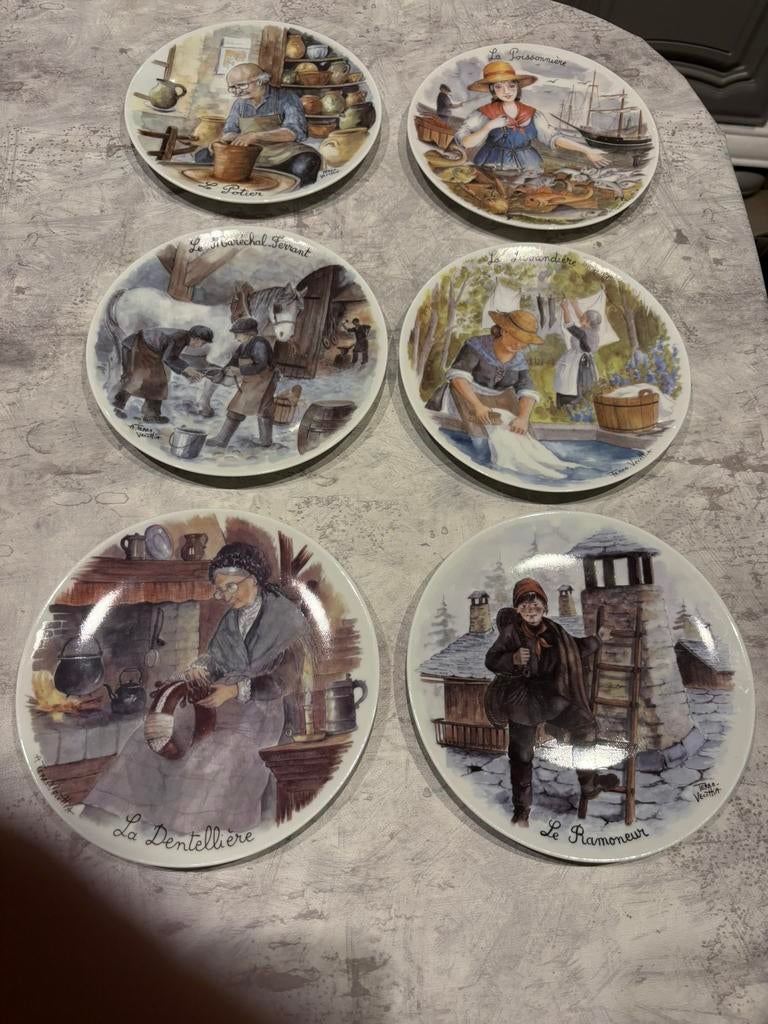 6 assiettes en porcelaine de Limoges « Les vieux métiers », Enlèvement ou Envoi