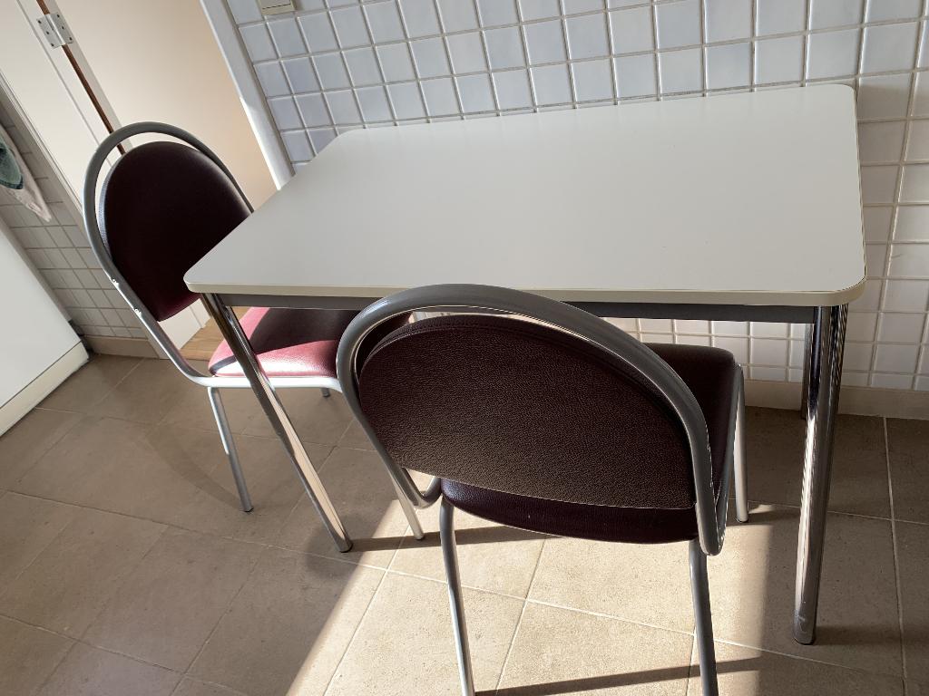 Table de cuisine et 2 chaises, Enlèvement