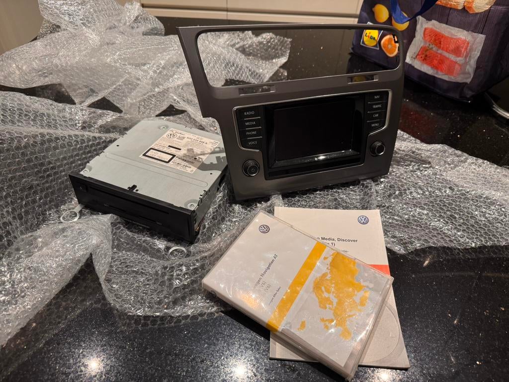 Vw navigatie golf 7, Auto diversen, Autonavigatie, Ophalen, Zo goed als nieuw