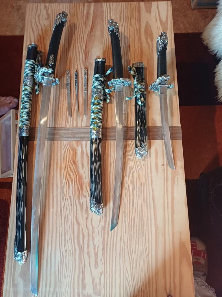 Katana set voor display, Hobby en Vrije tijd, Kostuums, Theaterbenodigdheden en LARP, Ophalen