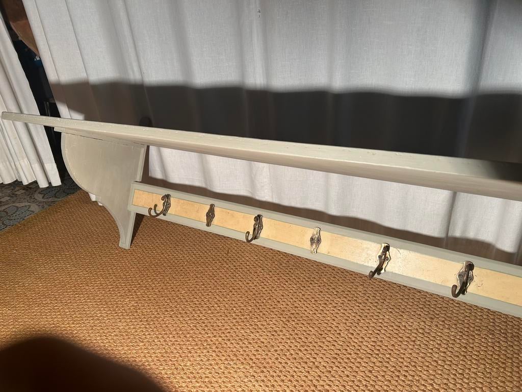 Vieille etagere/penderie, Enlèvement