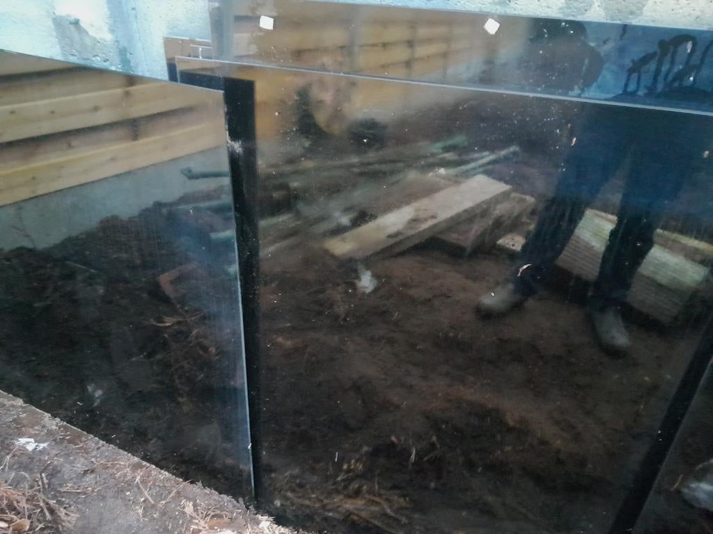 Zwart glas.  Om eventueel stutting te maken., Enlèvement