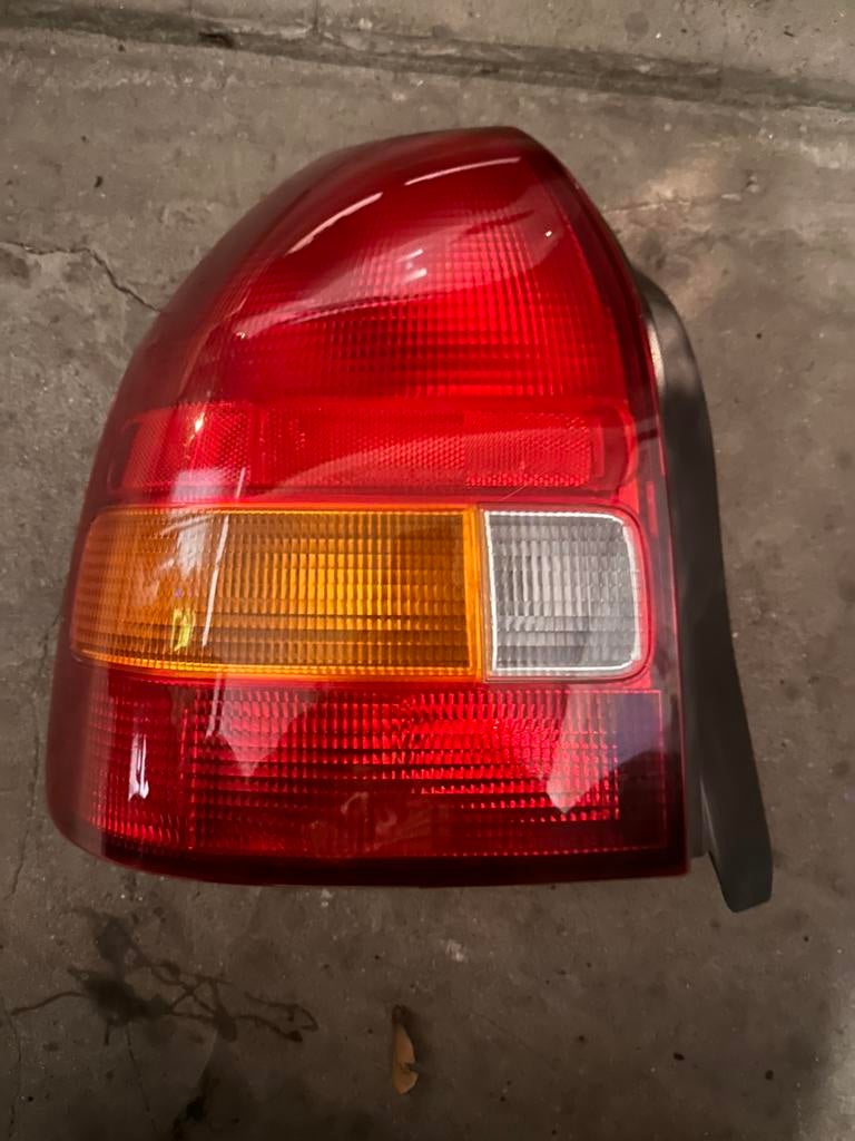 Achterlicht links Honda Civic 3 deurs Hatchback 1997 1.4i, Autos : Pièces & Accessoires, Enlèvement, Honda