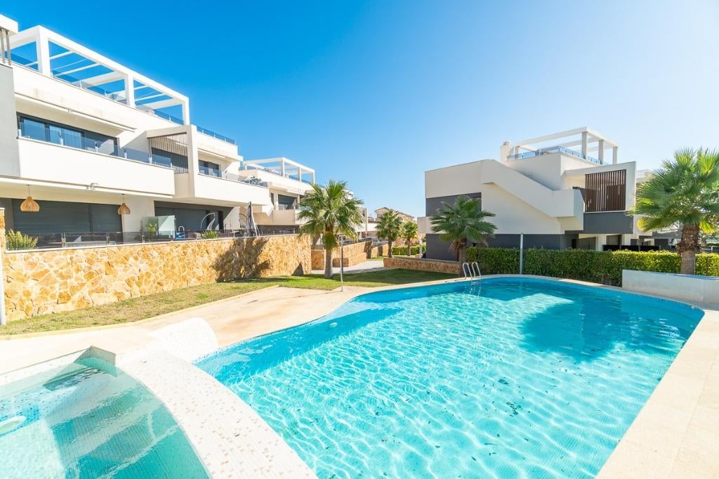 Penthouse semi neuf à vendre à Orihuela Costa, Immo, 2 pièces, Appartement, Espagne, Village