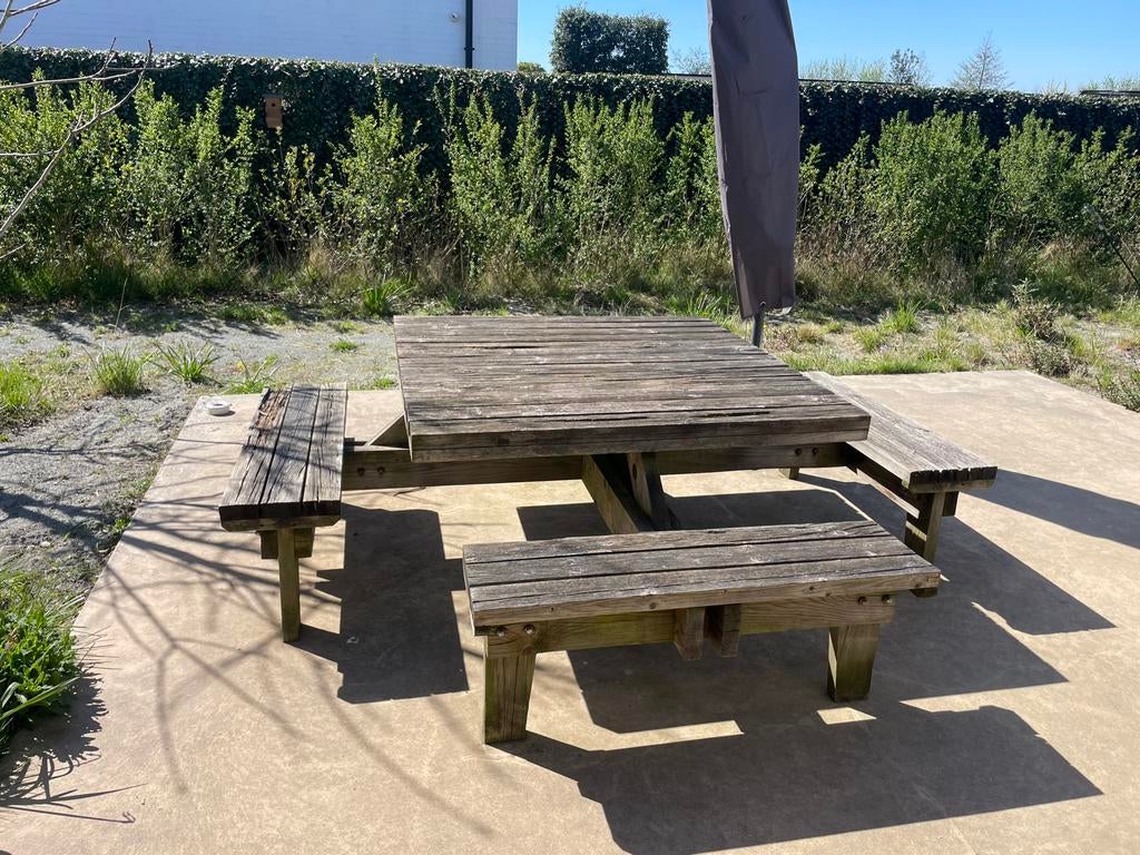 Vierkante tuintafel gratis af te halen, Enlèvement, Utilisé, Carré, Bois
