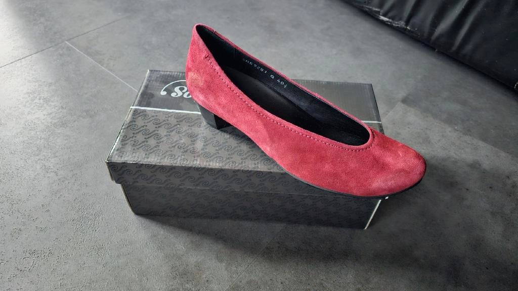 2 paar nieuwe damesschoenen merk Footnotes mt 40.5, Ophalen