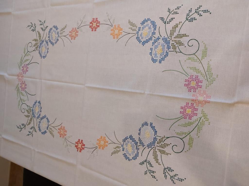 Nappe broderie fait main, Enlèvement ou Envoi, Neuf