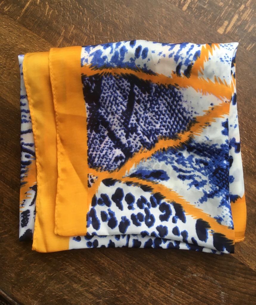 Nieuwe, vierkante foulard leopard/snake design, Nieuw, Sjaal, Ophalen, ANDERE