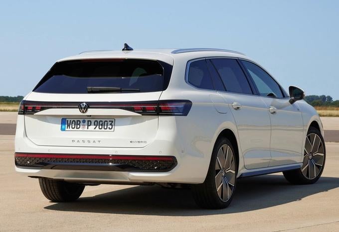 VW PASSAT B9 (3J1) Feu arrière/feu arrière OEM 3J0945307, Autos : Pièces & Accessoires, Carrosserie & Tôlerie, Haillon arrière