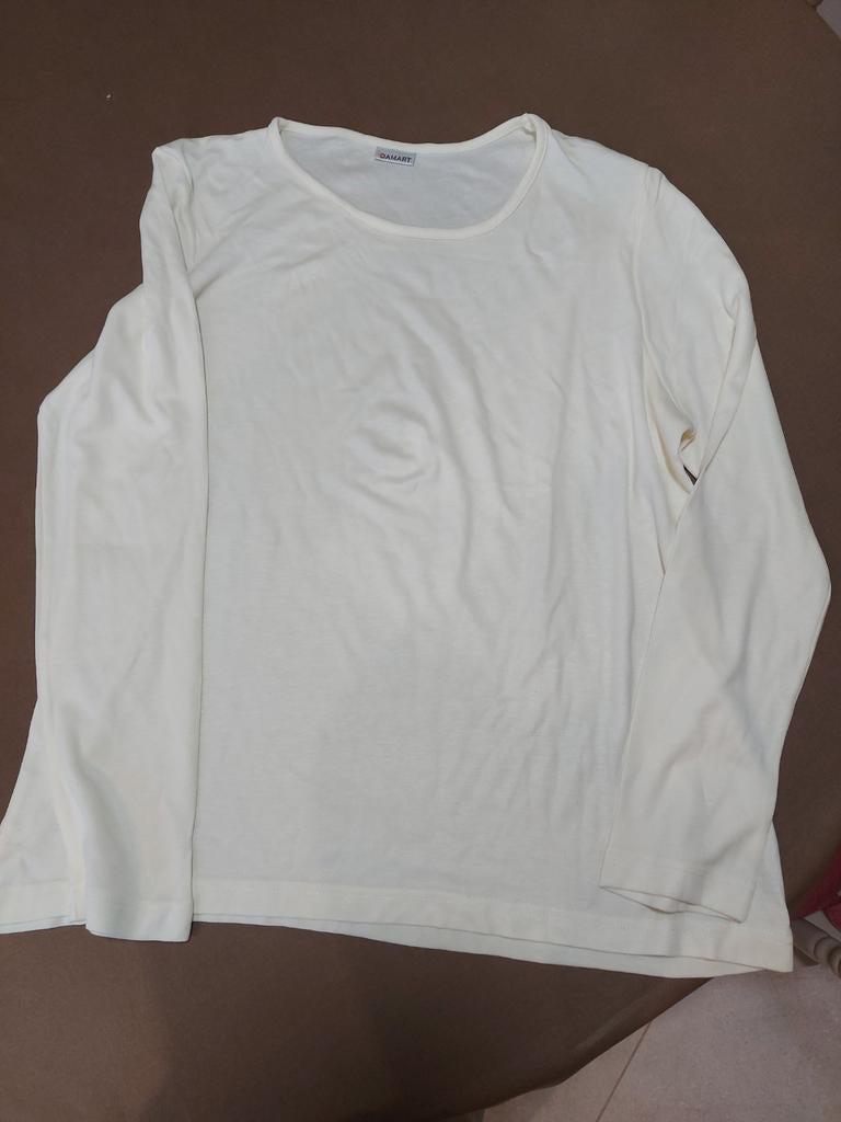 Crème kleurige longsleeve van Damart nieuw maat 50, Maison & Meubles, Enlèvement ou Envoi