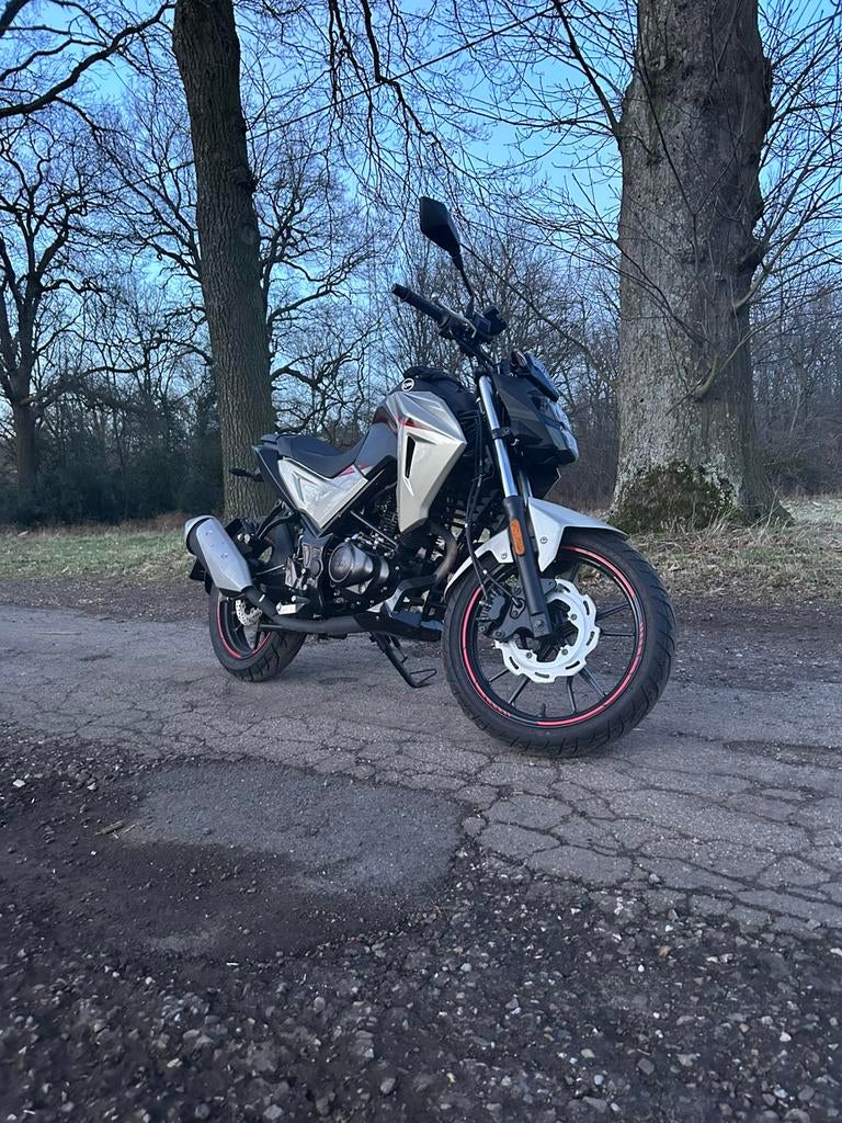 Sym 125 cc commuté, Motos, Motos Autre, jusqu'à 11 kW, 1 cylindre, Enlèvement