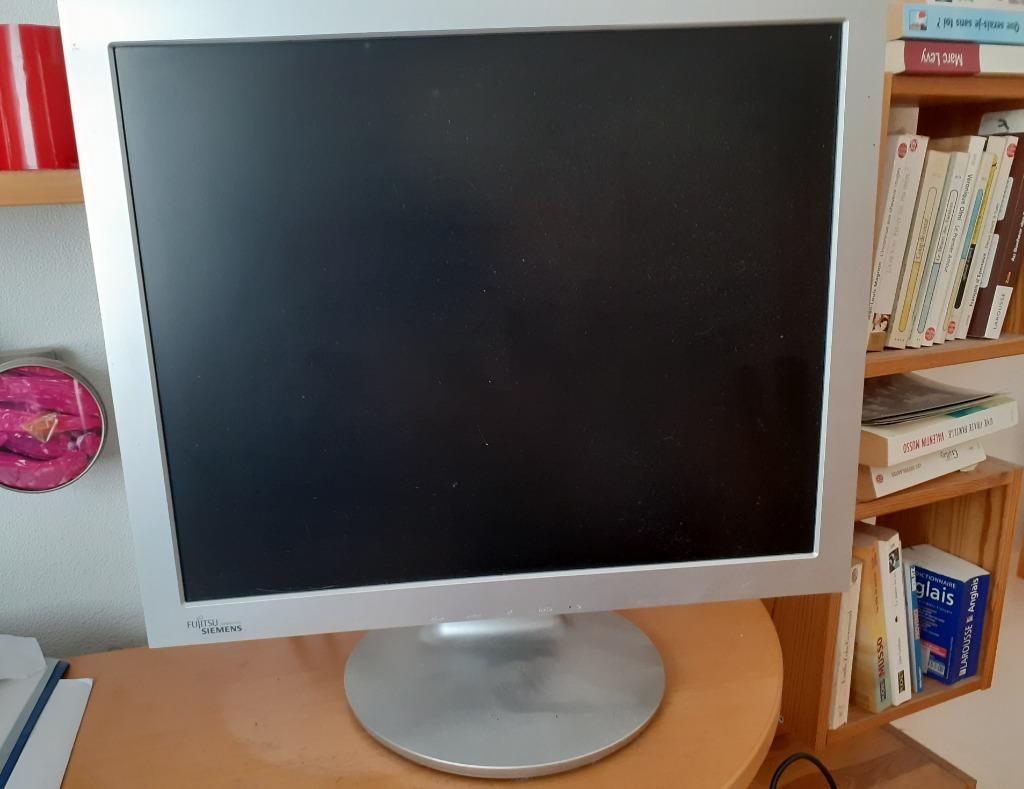 URGENT Ecran moniteur LED FUJITSU SIEMENS SCALEOVIEW, Computers en Software, Monitoren, Ophalen, Zo goed als nieuw, VGA, LED