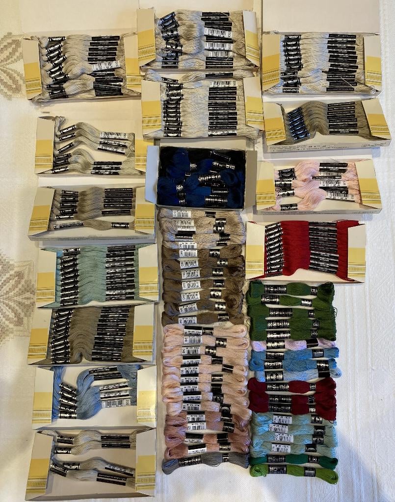 Nieuwe DMC borduurgarens (dikte 25 en 16), Ophalen of Verzenden, Zo goed als nieuw, Handborduren, Borduurgaren of Zijde