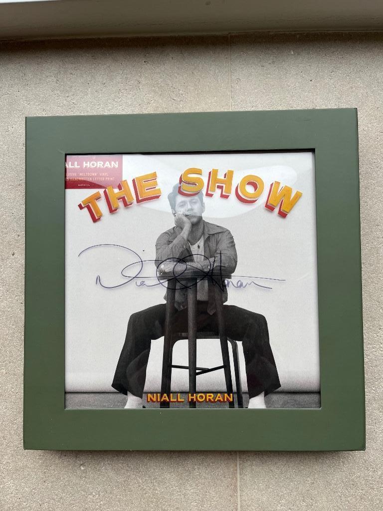 The Show - luxe-album by Niall Horan - handtekening op cover, Cd's en Dvd's, Vinyl | Pop, Nieuw in verpakking, 12 inch, Ophalen of Verzenden