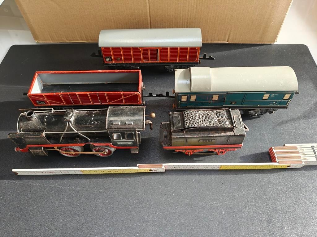 Distler trein met tender en 3 wagons, Ophalen of Verzenden, Gebruikt