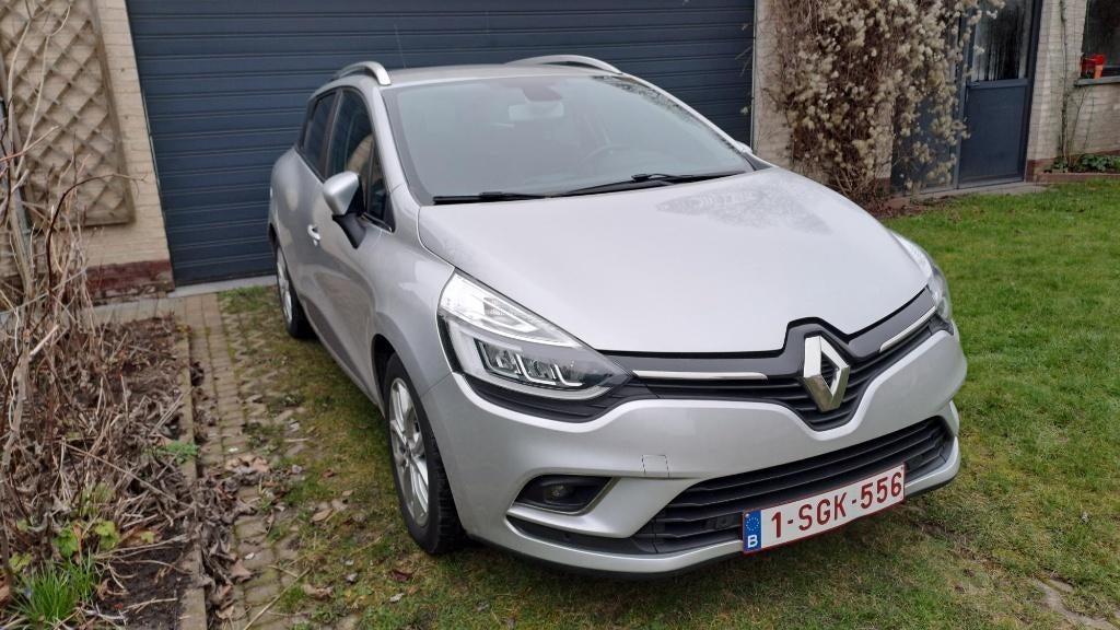 Renault Clio Grandtour Intens TCe 120 EDC – 24.100 km, Autos, Renault, Argent ou Gris, Achat, 87 kW, Euro 6