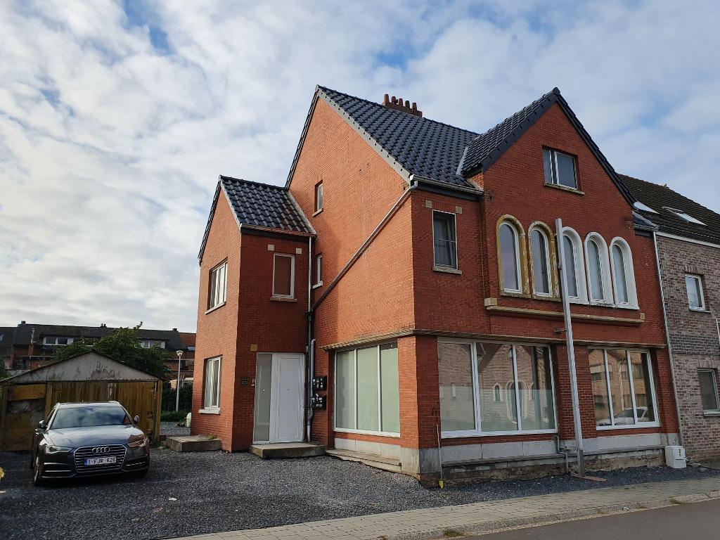 Opbrengsteigendom kamerwoning logement met 6 huurders, Genk, 6 pièces, 200 à 500 m², Genk