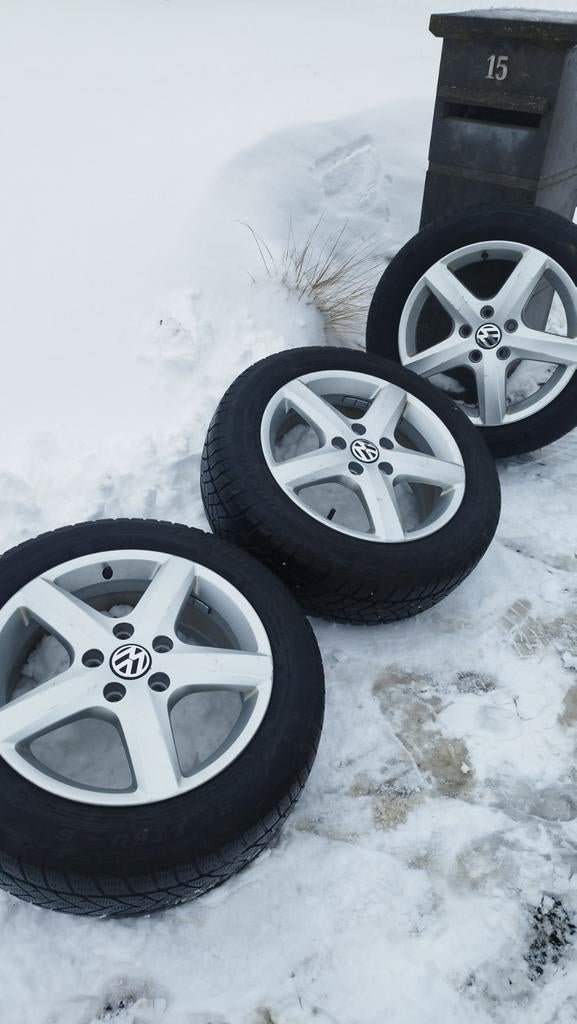 Jantes VW 17 avec pneus hiver suv ou camionnette, Autos : Pièces & Accessoires, Pneus hiver, Pneu(s), Enlèvement, Utilisé