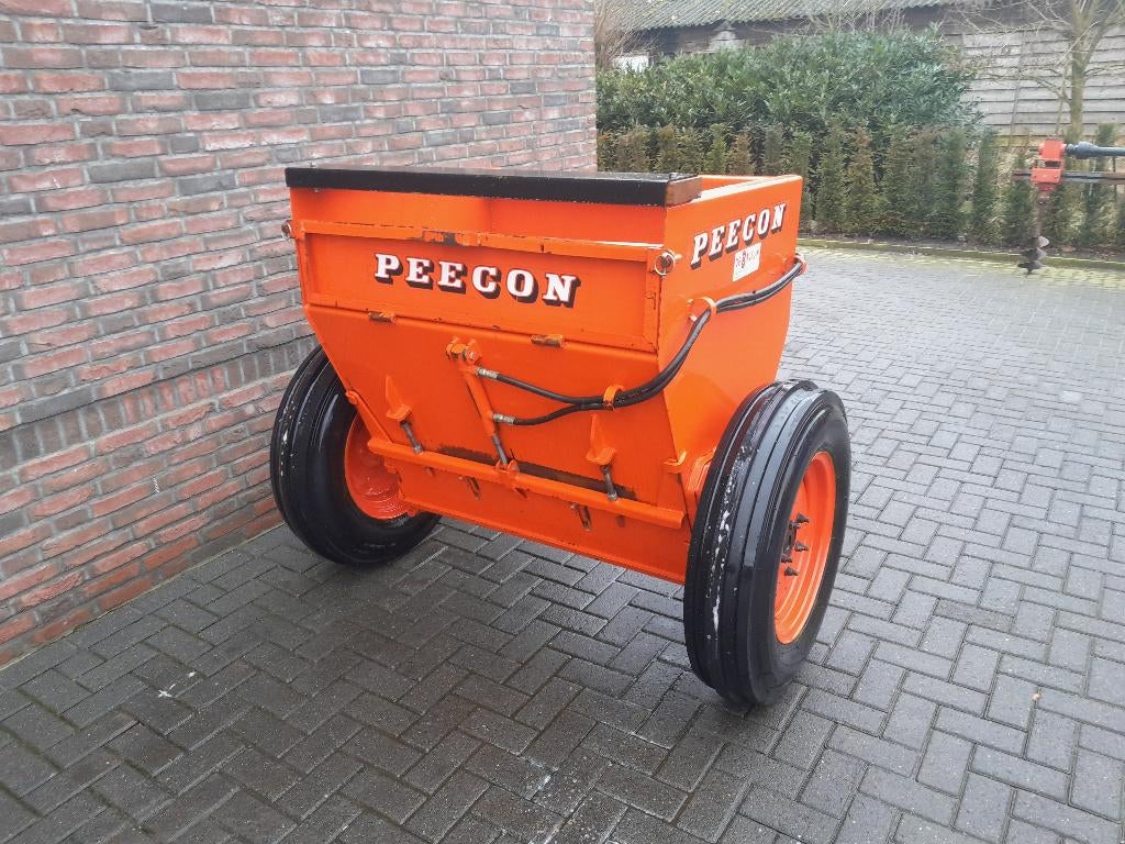 Degelijke Zandstrooier, Ophalen, Zo goed als nieuw