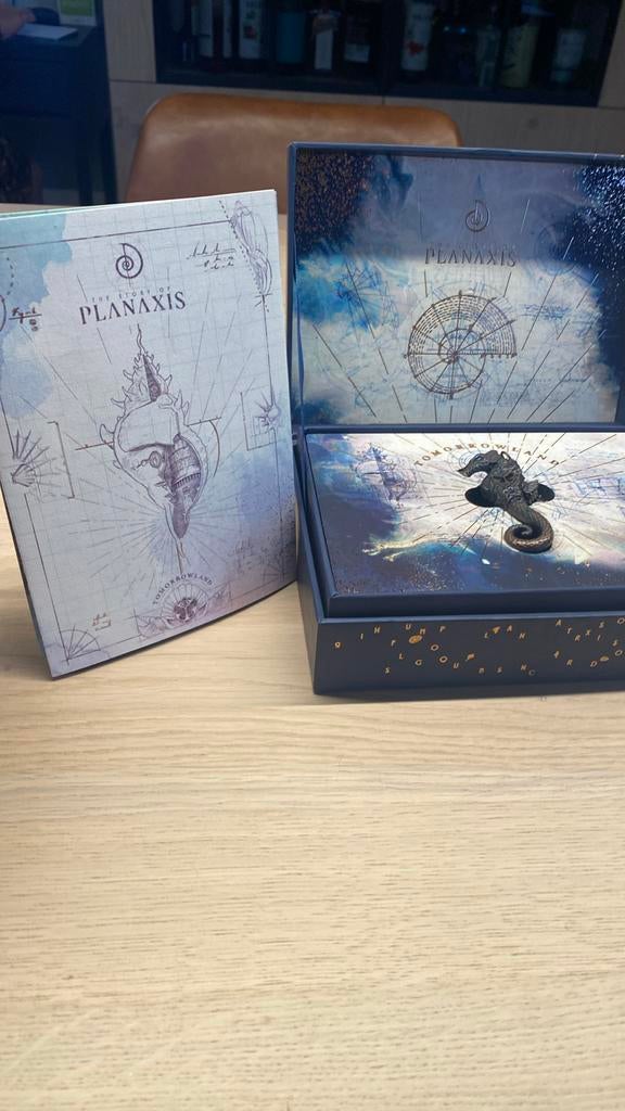 Tomorrowland treasure case 2018 incl bandje, Ophalen