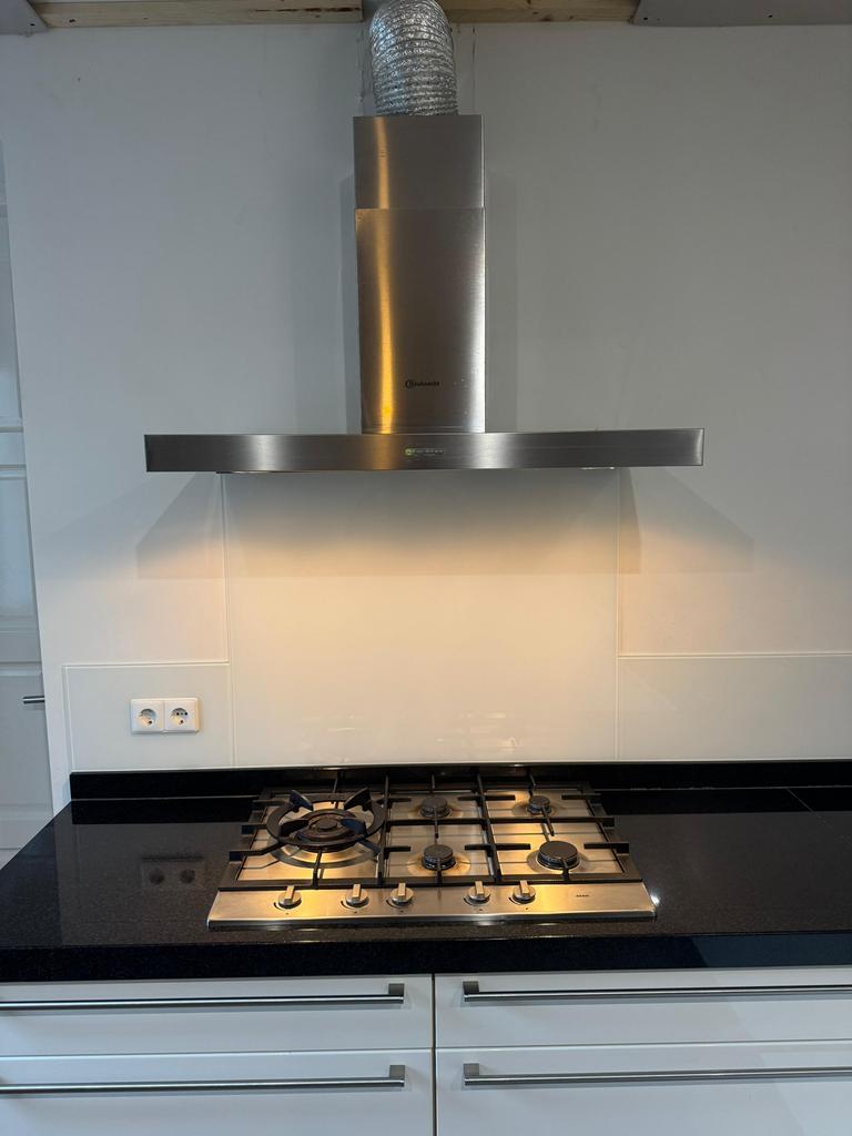 Cuisine d'angle brillante et soignée + équipement DÉMONTÉ, Enlèvement ou Envoi, Granit ou Pierre, Brillant ou Laqué, Blanc