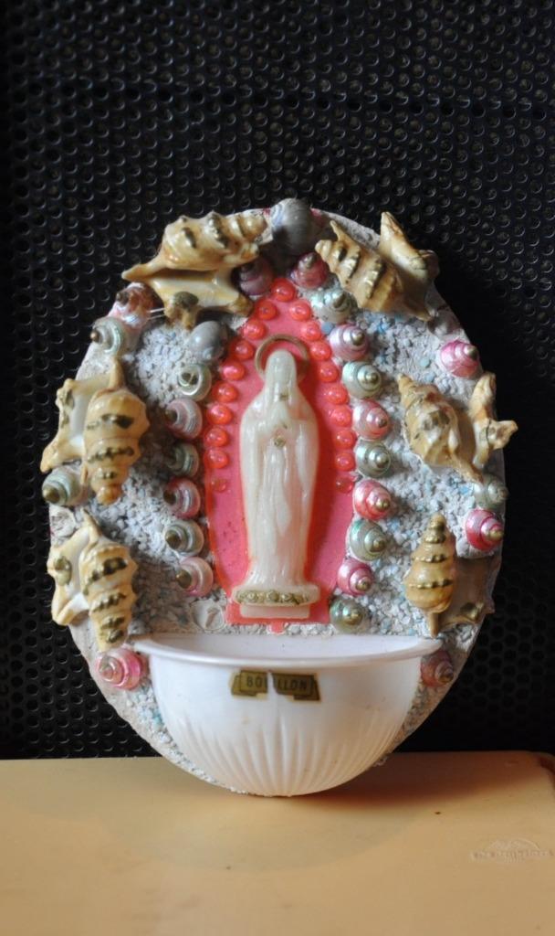 benitier souvenir de bouillon decor vierge et coquillage, Antiquités & Art, Enlèvement ou Envoi