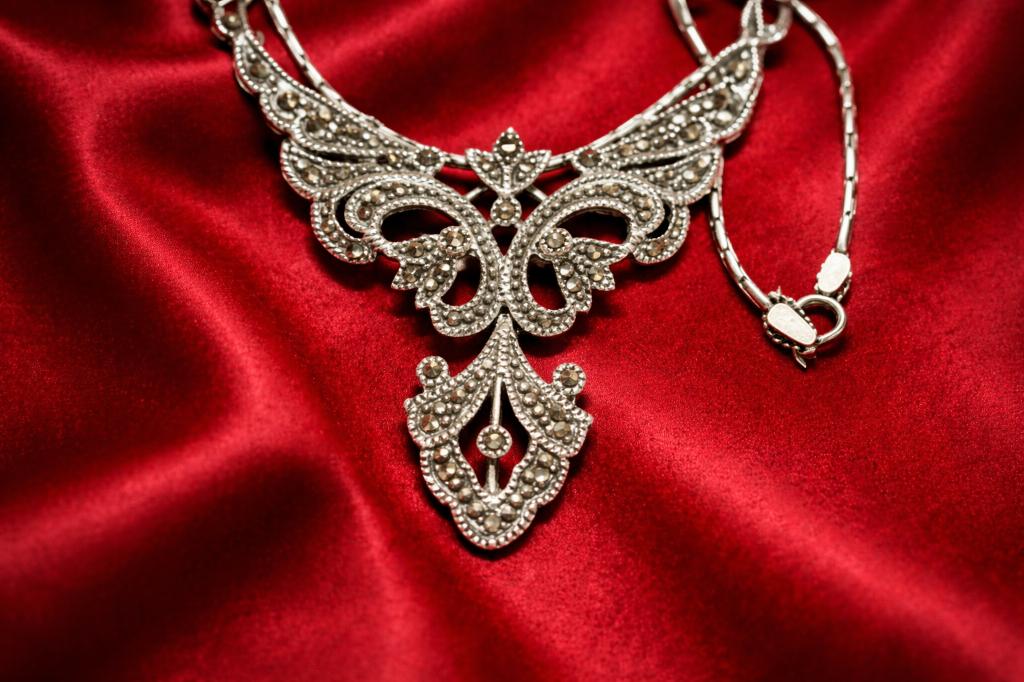 Collier avec pendentif en argent sterling 925, Bijoux, Sacs & Beauté, Neuf, Enlèvement ou Envoi, Autres représentations, Argent