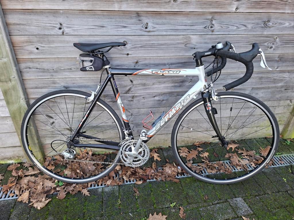 Olympia Flash, Enlèvement