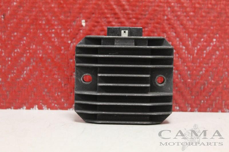 SPANNINGSREGELAAR FZR 600 R 1994-1995 (FZR600R 4JH 4MH), Dhr. S. di Majo, Gebruikt, Info@cama-motorparts.nl, P.J. Troelstraweg 8 8
3144 CX  MAASSLUIS, NL