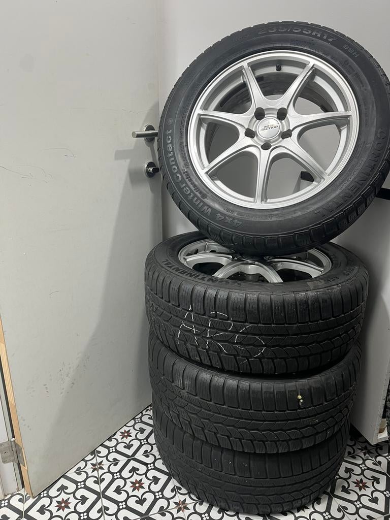 Lot de 4 pneus hiver 235/55 R17 montés sur jantes alu, Enlèvement, Pneus hiver, Pneu(s)