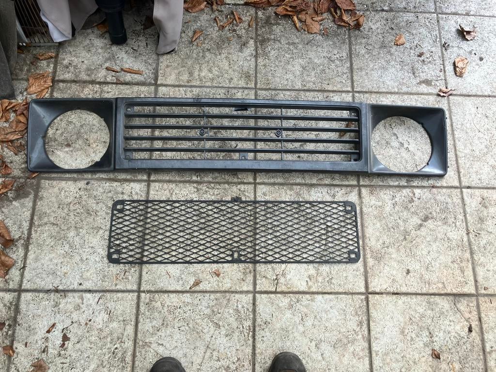 Te koop grille Suzuki Samurai, Gebruikt, Voor, Ophalen of Verzenden, Motorkap