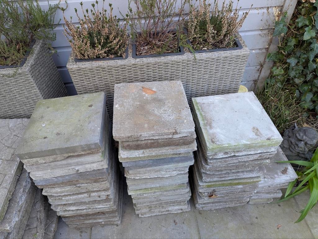 Gratis grijze tegels van 30x30x4 cm, Ophalen