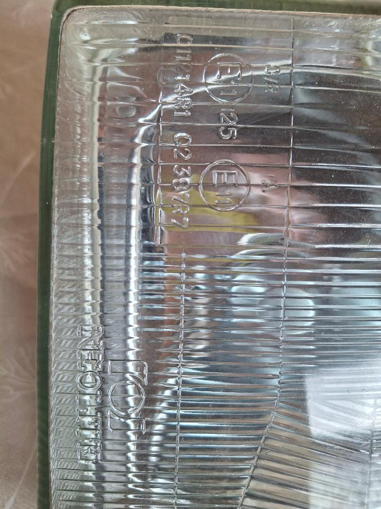 Phares FIAT UNO NEUFS, gauche et droit, TOJ neolite, Autos : Pièces & Accessoires, Enlèvement ou Envoi, Neuf, Fiat