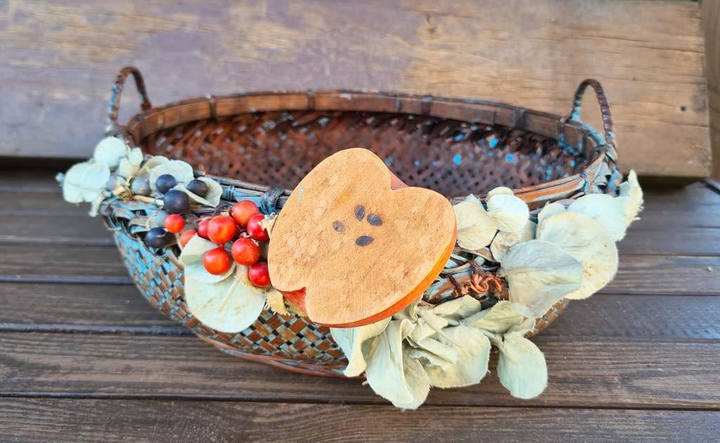 rieten mand - oogstmand - houten appel & deco, Huis en Inrichting, Woonaccessoires | Schalen en Manden, Ophalen, Mand