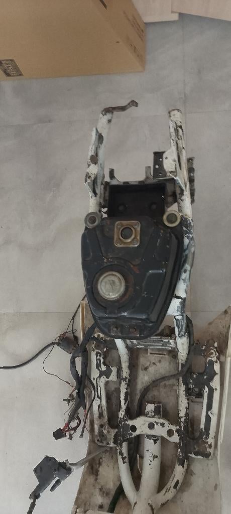 Réservoir Naphtha | Yamaha Booster Spirit — Ancien modèle, Vélos & Vélomoteurs, Enlèvement ou Envoi, Utilisé, Réservoir, Yamaha