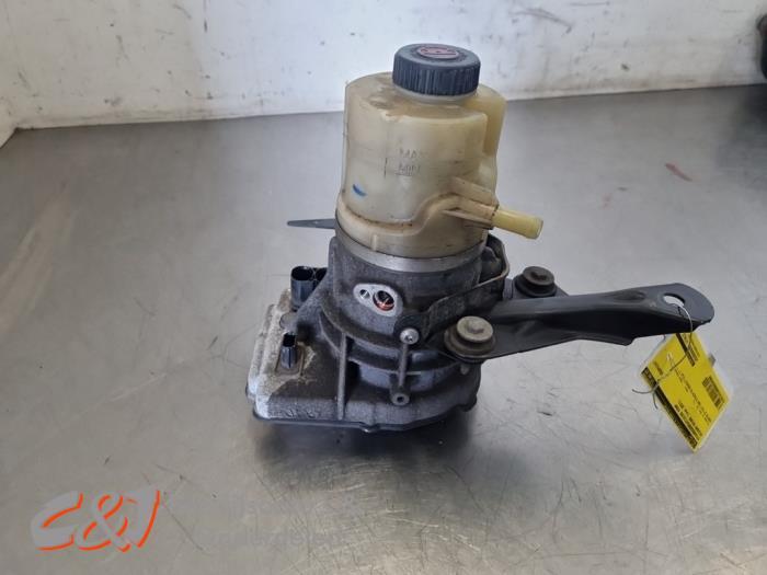 Stuurbekrachtiging Pomp van een Nissan NV300, Gebruikt, -, -, Ophalen of Verzenden