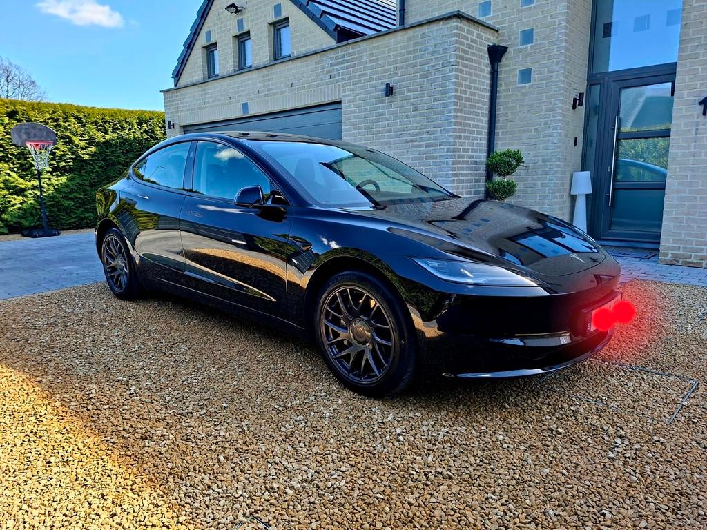 TESLA 3 HIGHLAND PREMIUM PROPULSION / ETAT NEUF !!!, Auto's, Tesla, Automaat, 4 deurs, Achterwielaandrijving, Leder