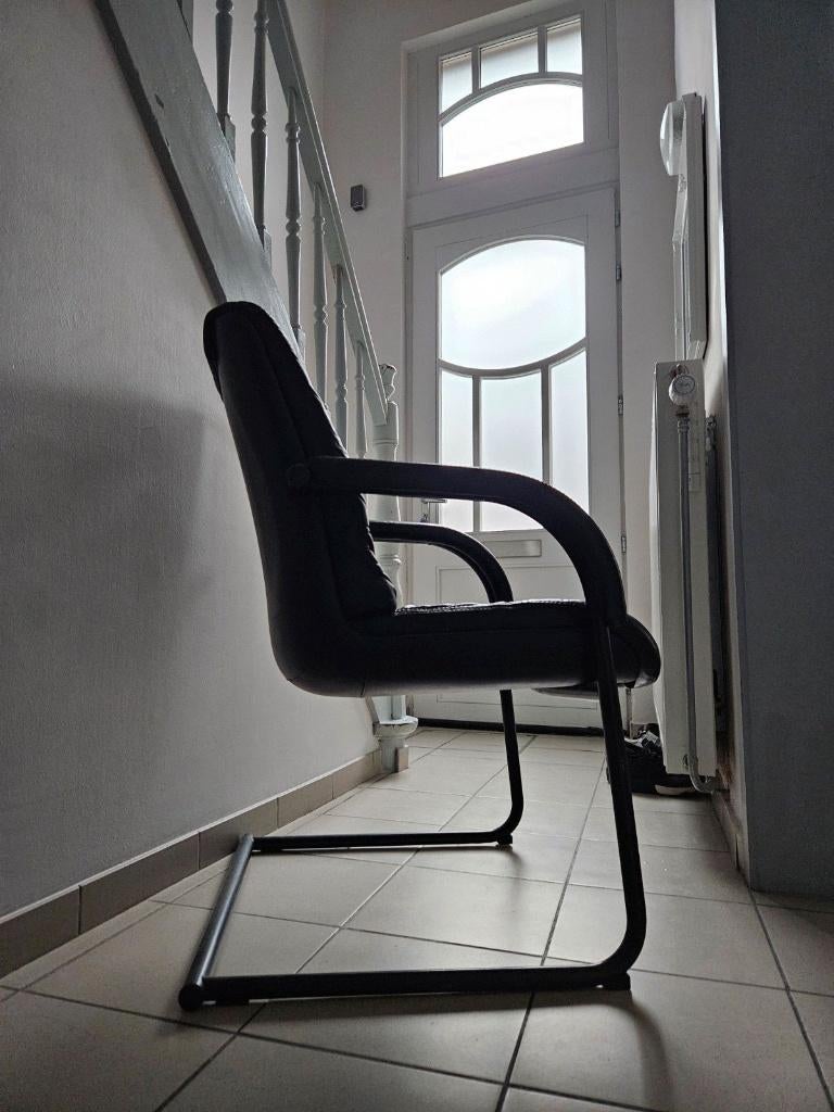 Fauteuil en cuir noir, Maison & Meubles, Fauteuils, Comme neuf, Cuir, Enlèvement ou Envoi