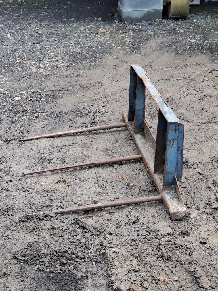 Fourche à ballots pour chargeur