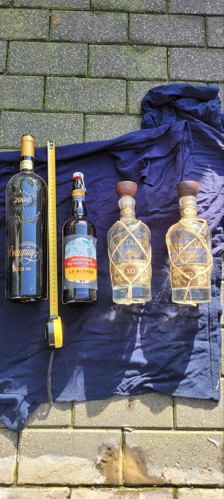 DECORATION: vidanges de différentes bouteilles vides, Enlèvement