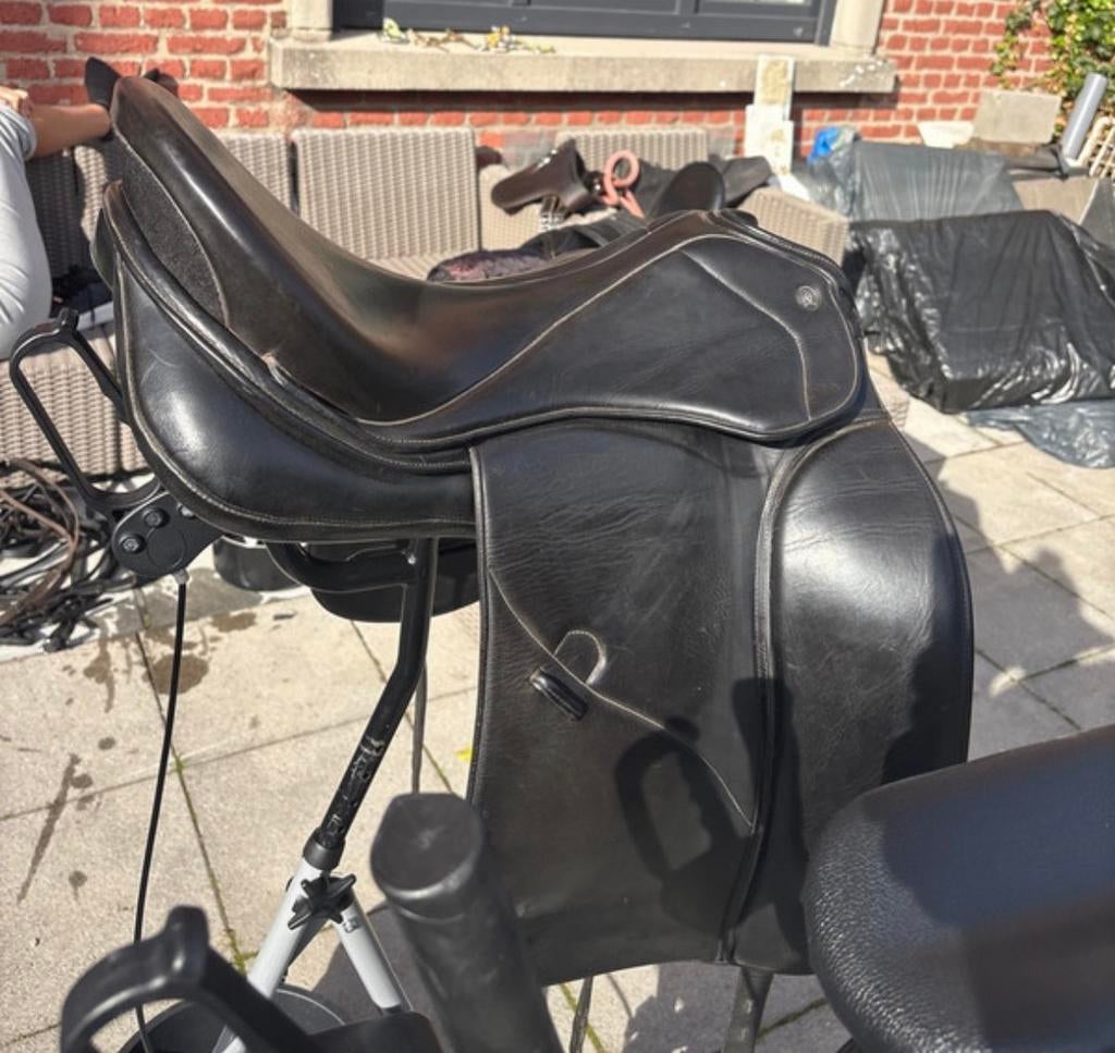 Selle de dressage, Animaux & Accessoires, Enlèvement ou Envoi, Comme neuf, Dressage