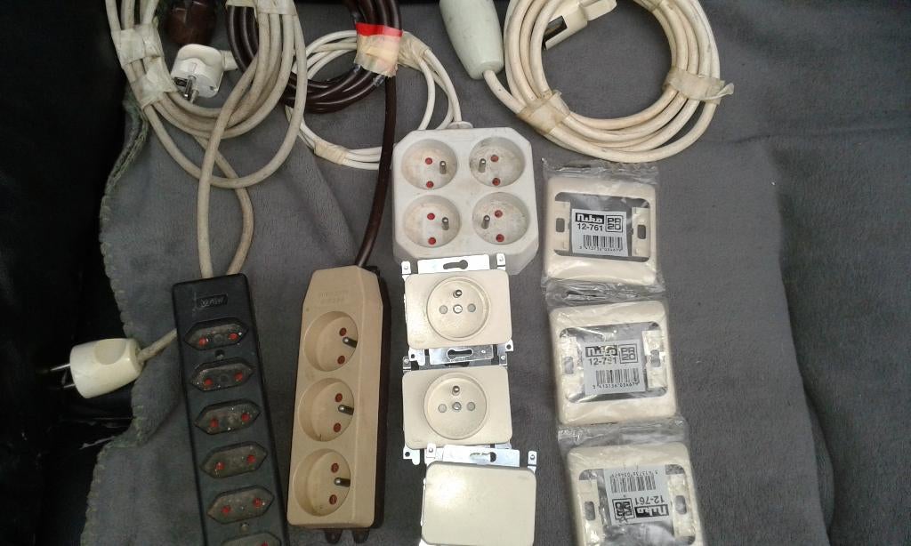 câbles d'extension et prises, Enlèvement, Comme neuf