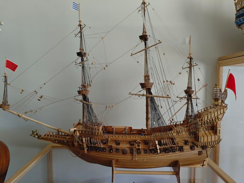 Construction de maquettes de bateaux, Enlèvement