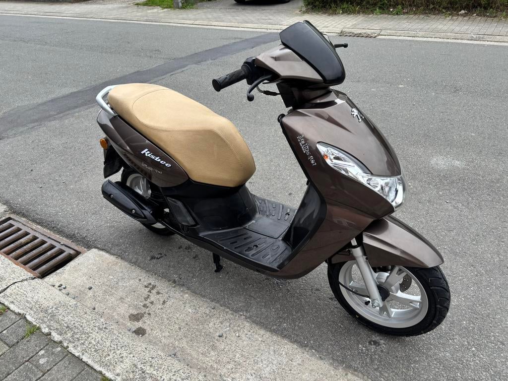 Peugeot Kisbee 2017 - A Klasse - 4809 km !, Ophalen, Zo goed als nieuw
